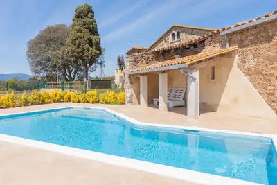 Image de Maison de campagne 'Can Vinyes' avec piscine privée, terrasse privée et Wi-Fi