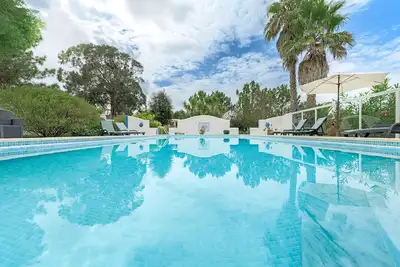 Image de Villa 'Sítio das Rolas - Selão da Eira' avec vue sur la mer, piscine privée et Wi-Fi