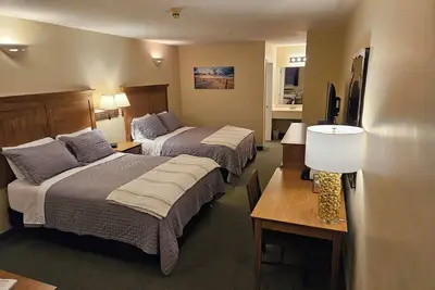Cozy studio condo w fridge keurig microwave Ac WiFi in Fab Shanty Creek Resort!