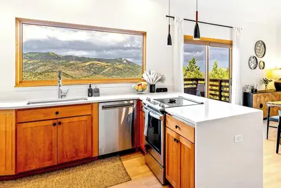 Image de Secluded Snowy Mountain Escape-Stargazing Hot Tub-Epic Views-Starlink-Workspaces