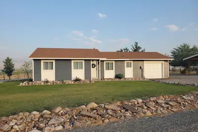 Image de High Desert Haven - a beautiful 3-bedroom home in Challis with Rv Hookup!