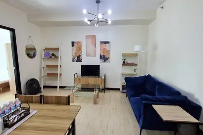Image de Spacious 2br Condo San Lorenzo Place 4km Airport Netflix Wifi