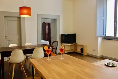 Image de Suite Cavallotti- The Carob