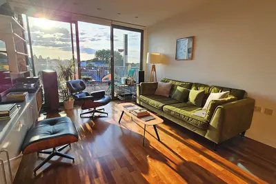 Image de Beautiful & bright 2-bed 2-bath roof-terrace Stoke Newington -20% 1st bookers! \n