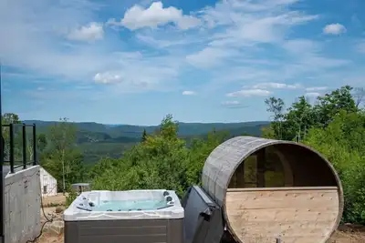 Image de La Colline | Hot Tub | Sauna | Gorgeous 360 View