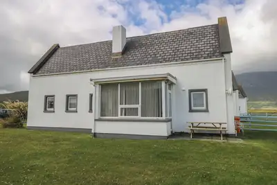 Image de No. 5 Beach Cottages, pet friendly in Keel, County Mayo