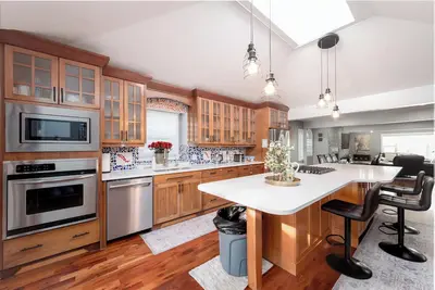 Image de K@Home 5 Br+4 Bah 2700 Sqft Bungalow, King Bed, Uoc, Lrt