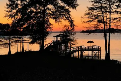 Image de Charming 4-bedroom, 3 Bath Lake House on Toledo Bend Lake