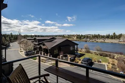 Image de Crestline - Gorgeous River, Mtn, Old Mill views