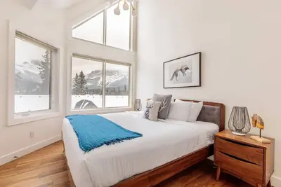 Image de 2br/2flr Modern Alpine Condo with Gorgeous View