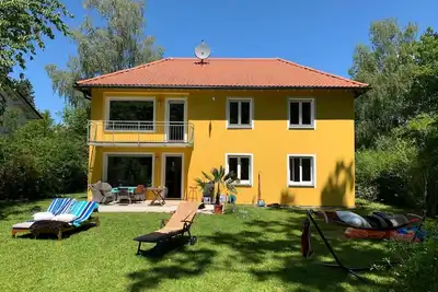 Image de Grande maison dans la banlieue noble de Munich, 15min. centre-ville et Lac