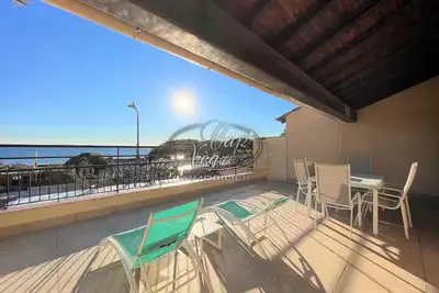 Image de Appartement duplex classé 3* vue mer face plage de Cavalière