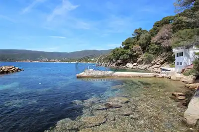 Image de Villa classée 3 étoiles pieds dans l'eau avec port et rooftop à Cavalière
