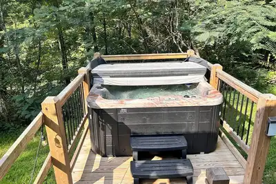 Image de Hygge Tiny Home 5 minutes from Dollywood with Hot Tub Check in at 3pm!