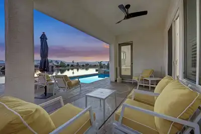 Image de All Inclusive-3 Modern Luxury Lake Villa & Games