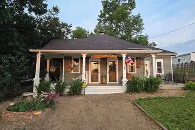 Image de North Crick Lodge-- 2-bedroom Cottage in the Country Village of Bow Valley