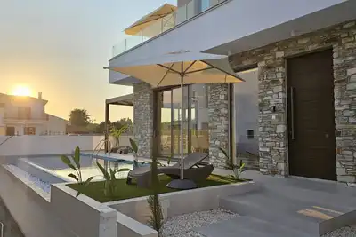 Stay Oasis Luxury Villa 5