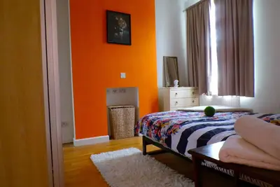 Image de Charming 3-bedroom house with WiFi, Ac in fabulous London