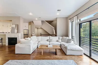 Image de Fifa Houston|ModernHome|Sleeps 10|King Bed+Hot Tub