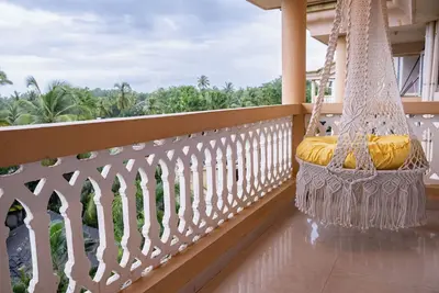 Image de Gorgeous ocean view Boho-colonial condo with large balconies