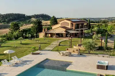 Image de Villa in Tuscany with exclusive Garden, panoramic pool and culinary experiences