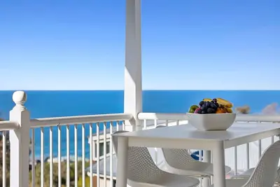 Image de Illawong - A stunning double-storey townhouse