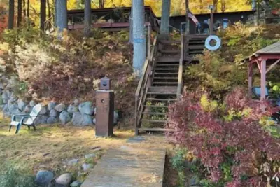 Image de Private Waterfront White Lake Camp \"Loon Lodge\"\n