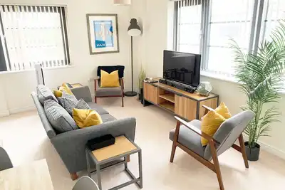 Image de Modern - 2 Bedroom Apartment - Farnborough