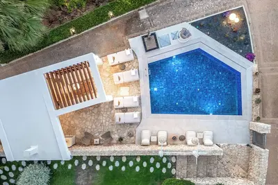 Image de Therros Villa with private pool by Estia
