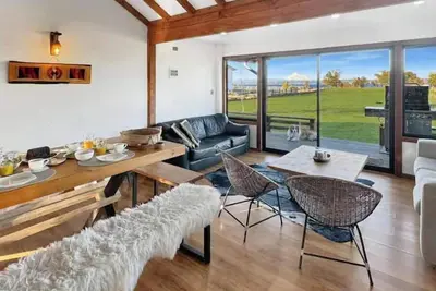 Image de Lago shore, Hot Tub, kayaks, grill and views