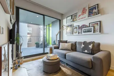 Image de Urban Escape on Smith Street w Balcony and Parking