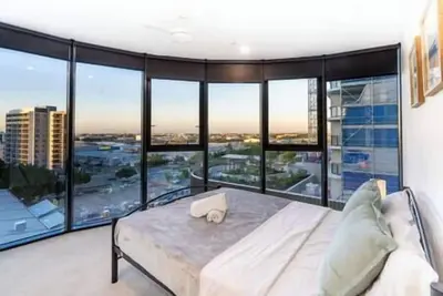 Image de H20705 Luxurious 2br\/2ba Resort-Style Retreat