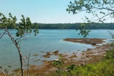 Image de Jases Cove 4 tents no beds\n Bring your sleeping bag air mattress and pillow.
