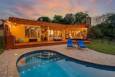 Image de Beautiful 3 br 3 bath home with pool just minutes from Fort Worth