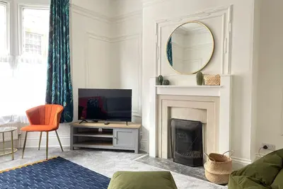 Image de Spacious Victorian for 10 across Royal Infirmary