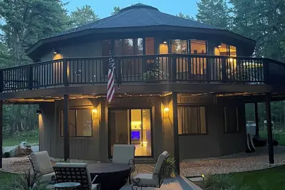 Image de Round House Retreat in delightful Freedom Nh