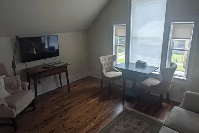Image de Bright Charming Studio in Downtown Springfield