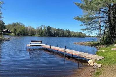 Image de Cozy 3-bedroom cabin in Phillips on Soo Lake w/ WiFi, kayaks, fire pit & grill