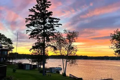 Image de Mother Moon Cottage - Lakefront