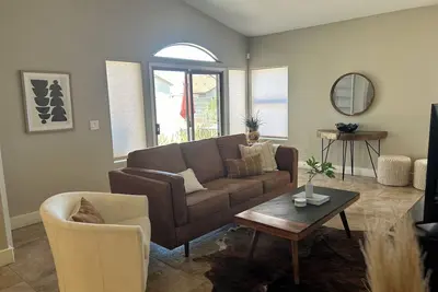 Image de Cozy home in the heart of the desert! 5 minutes from the Saguaro National Park!