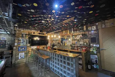 Image de 5 Bed House-Sleeps 14-Hot Tub-Bar-Garden-Parking