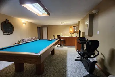 Image de Our entire basement is available in a peaceful Edmonton neighbourhood.