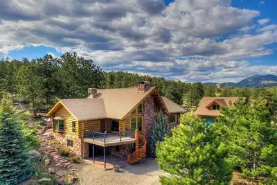 Image de Ultimate Mountain Retreat: Total Privacy, Wild Nature & Mile-High Spa Experience