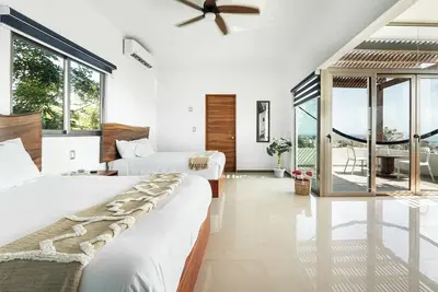 Image de Penthouse with sea view just steps from the beach