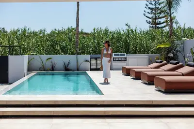 Image de Nuera Ii: Modern 4br Villa, 300m from the Beach