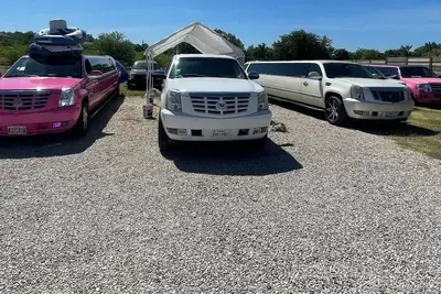 Image de Free Limo Private pool, Jacuzzi 9 acres compound Sleeps 5 rooms 4 bath 26