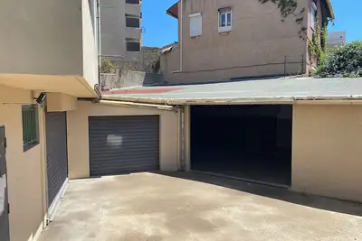 Image de Appartement Kaki avec patio à 10 minutes de la gare, de la Friche