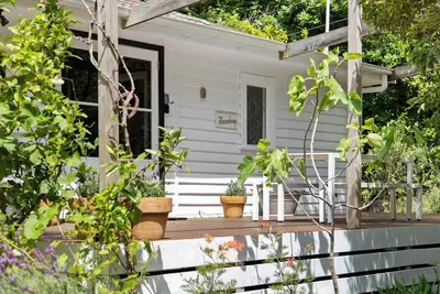 Image de Traditional 1920's cottage in Merricks