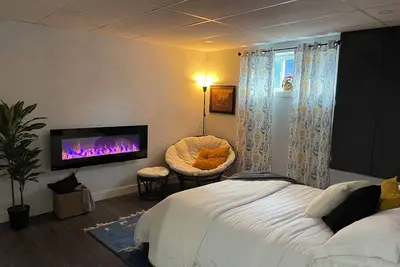 Image de Cuisinette, espace cozy, 3 min de l’autoroute et a 15 min de ski, vélo, zoo, vin