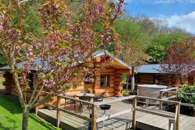Image de Lodge 2 -  a lodge that sleeps 4 guests  in 1 bedroom